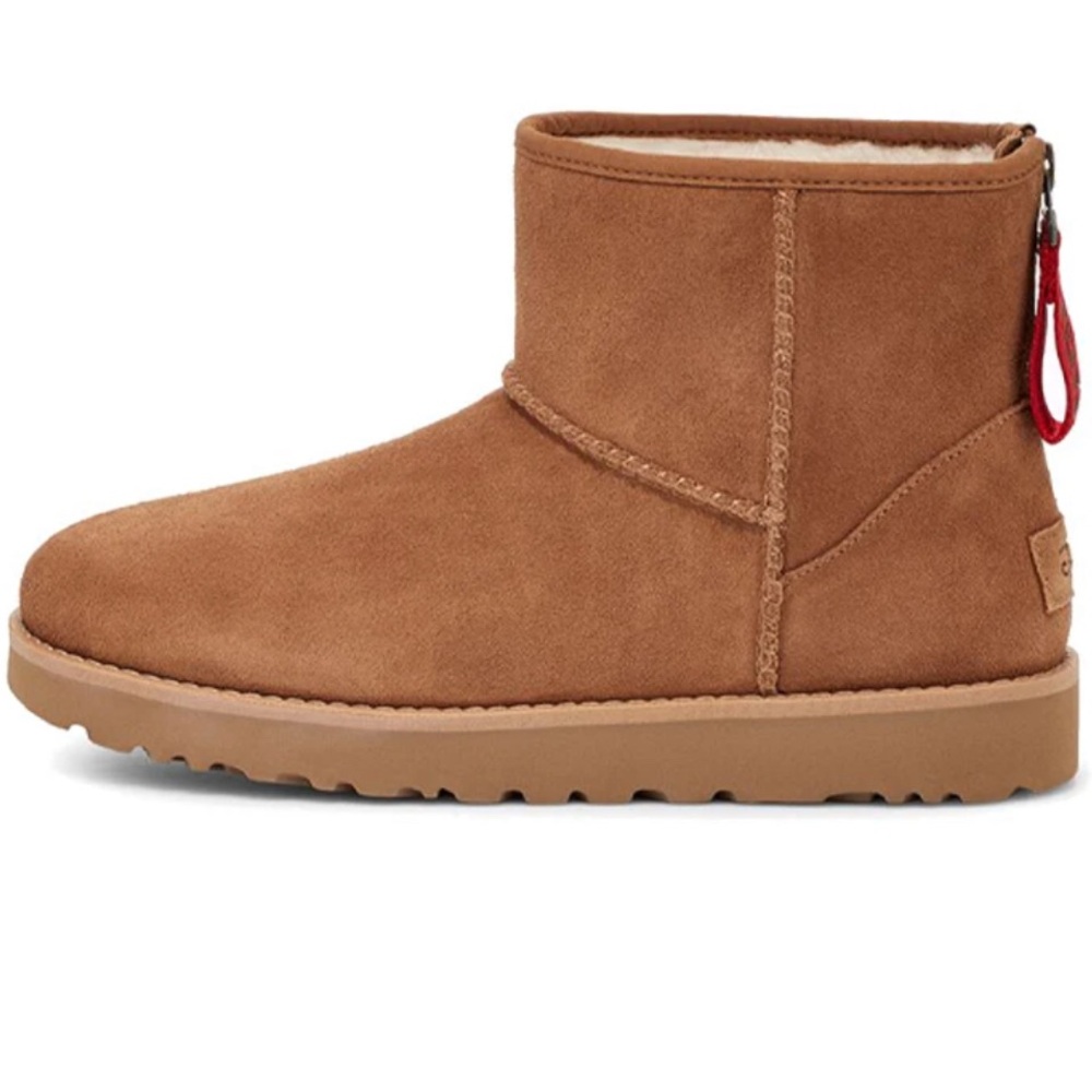 UGG Classic Mini Logo Zip in Chestnut